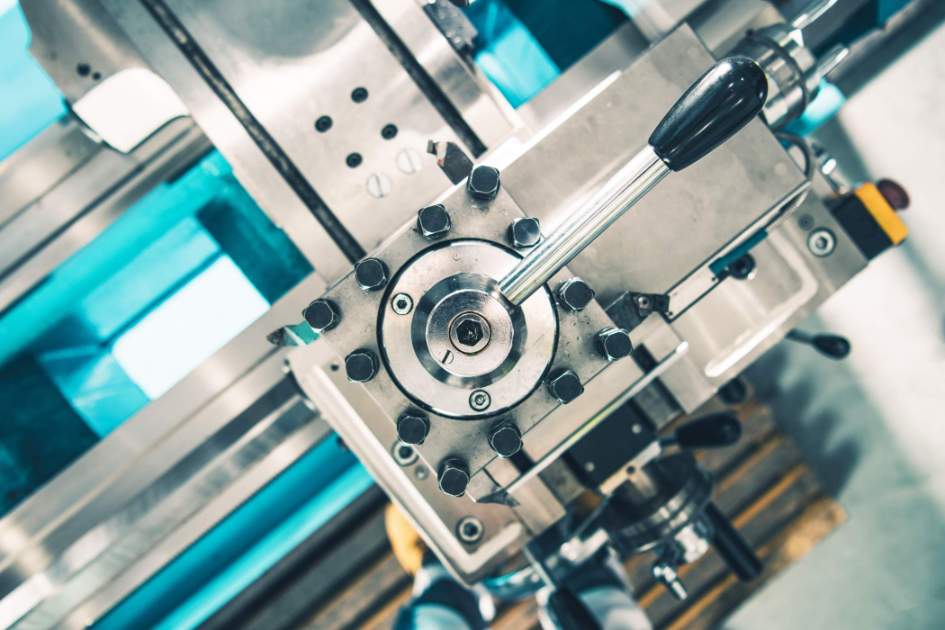 metal lathe adjustment closeup